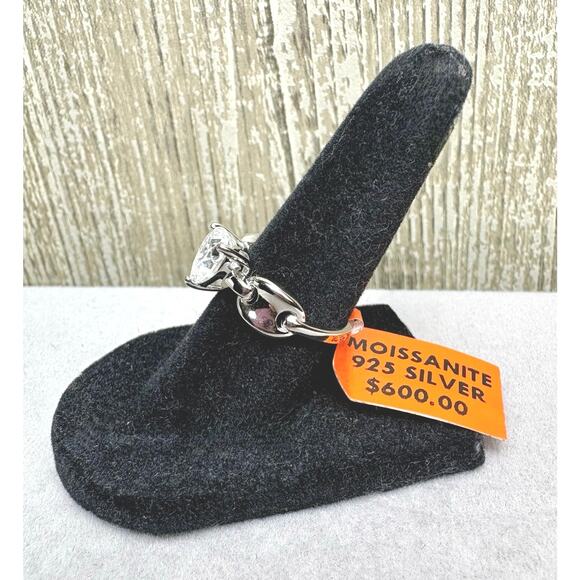 NEW Heart Shaped 2ct Moissanite in 925 Sterling Silver Sz. 6 - Picture 3 of 10